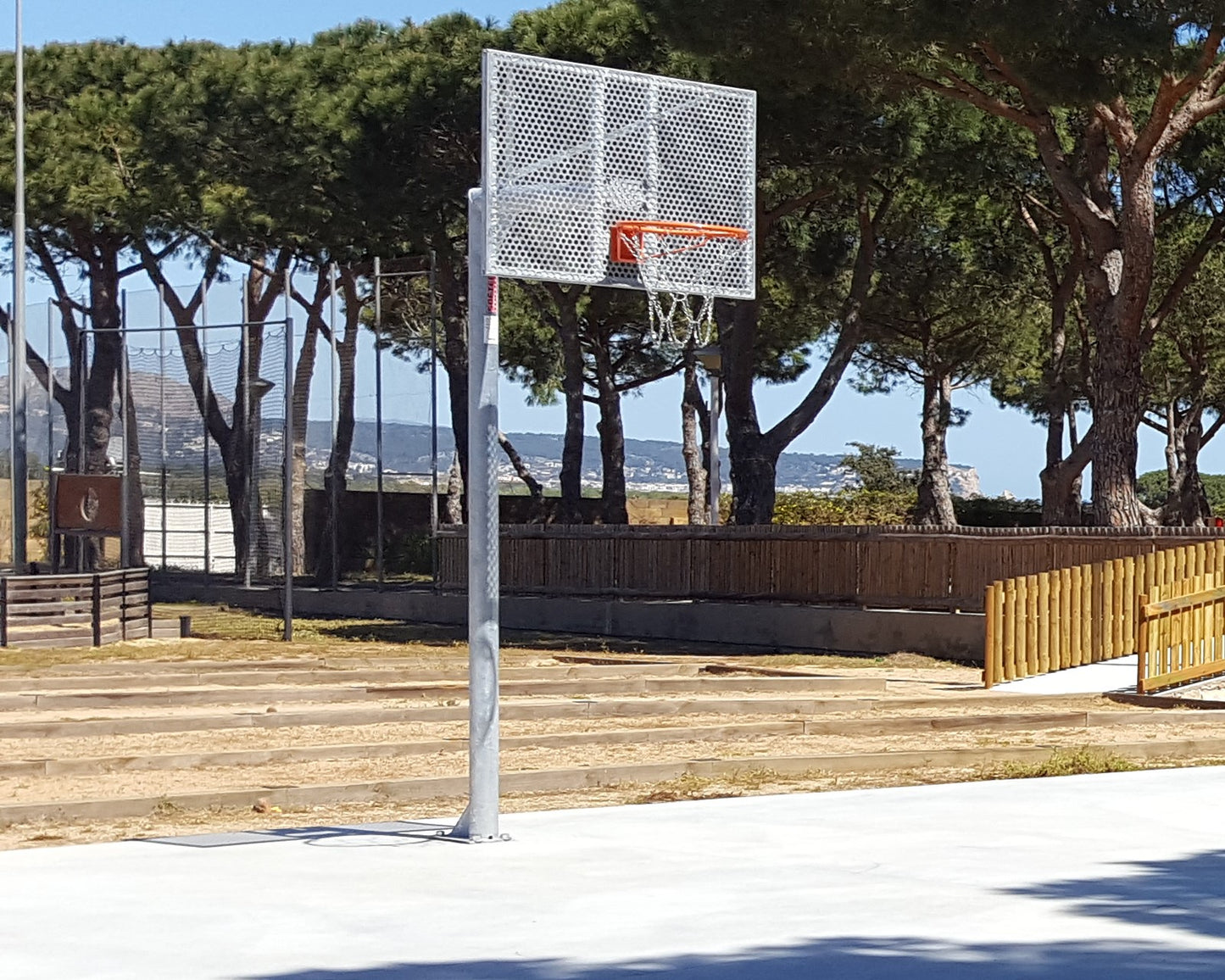 Jgo Canastas Antivandalicas Minibasket New Tubo 114 Mm Galvanizadas -Incluye Aros, Redes Y Tableros-